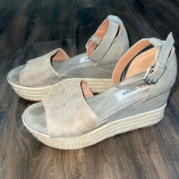 Steve Madden Apolo Wedge Sandal - Picture 4 of 5